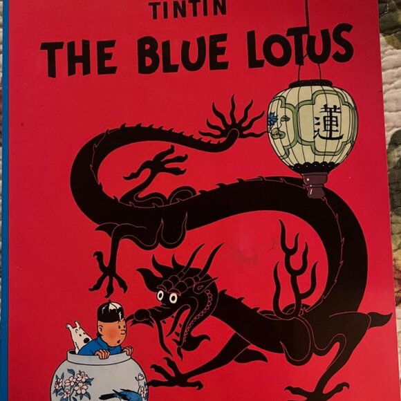 VINTAGE 1984 EDITION TINTIN THE BLUE LOTUS By Herge SOFTCOVER - Picture 1 of 4